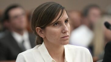 Kouri Richins (en la foto en la corte el 12 de junio de 2023) está acusada de asesinar a su esposo con una mula de Moscú envenenada en marzo de 2022