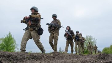 Las Fuerzas Armadas de Ucrania desocupan 14 asentamientos en la región de Lugansk