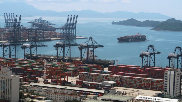 Las exportaciones de China se desploman un 7,5% en mayo, mucho más de lo esperado