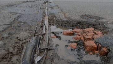 Los constructores de carreteras comienzan a reparar el puente sobre el río Udai en la carretera Krolevets-Pyriatyn