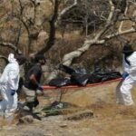Policía de México descubre 45 bolsas llenas de restos humanos
