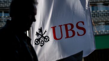 UBS dice que ha completado la adquisición del rival afectado Credit Suisse