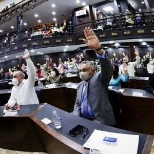 Venezuela: Parlamento juramenta comisión para elegir nuevo CNE