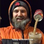Matty Jordan (en la foto) comparte historias sobre la lucha contra las tormentas de nieve en la isla Ross en la Antártida