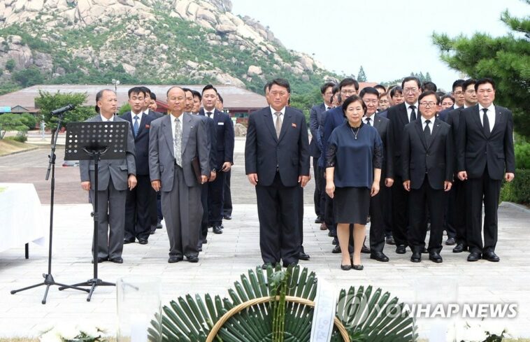 (LEAD) N. Korea says &apos;no intention&apos; to review Hyundai Group chief&apos;s bid to visit Mt. Kumgang