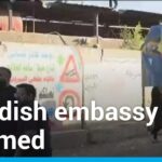 Asaltan la embajada sueca en Irak: manifestantes enojados por la quema del Corán en Suecia