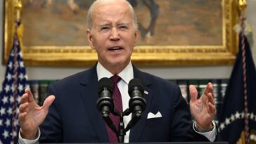 Biden dice que la Corte Suprema 'interpretó mal la Constitución' al rechazar el alivio de los préstamos estudiantiles
