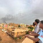 Combates en Sudán provocan corte de comunicaciones en Jartum y brotes de enfermedades