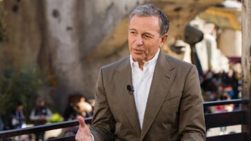 DeSantis afirma que Disney sexualiza a los niños es 'absurdo', dice el CEO Bob Iger