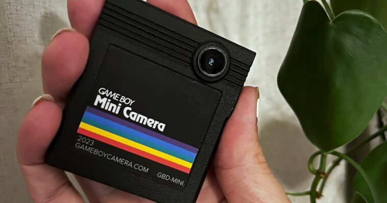 Esta hermosa Game Boy Camera modificada cabe completamente dentro de un cartucho