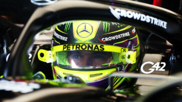 Hamilton dice que el W14 estuvo 'en su peor momento' mientras él y Russell reflexionan sobre el primer día de prueba para Mercedes en Budapest