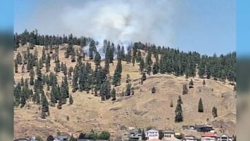 Incendio forestal en la montaña Knox en Kelowna