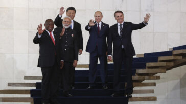 La cumbre de los BRICS se llevará a cabo en persona a pesar de la orden de arresto de Putin, dice el presidente sudafricano