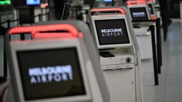 Los retrasos aumentan en los aeropuertos australianos después de la interrupción del sistema