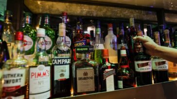 Malas noticias para los bebedores a medida que aumenta el impuesto a las bebidas espirituosas
