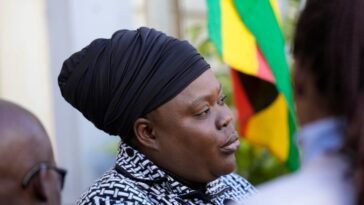 Mujeres de Zimbabue reducidas a porristas en las próximas elecciones