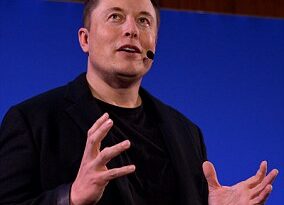 Musk ha condenado desde hace mucho tiempo y muy abiertamente la tecnología de inteligencia artificial y las precauciones que los humanos deben tomar.