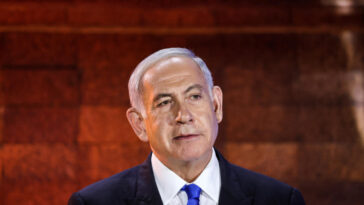 Netanyahu se recupera de una cirugía cardíaca de emergencia mientras avanza la revisión judicial