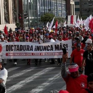 Perú extiende estado de emergencia por 30 días para contener protestas