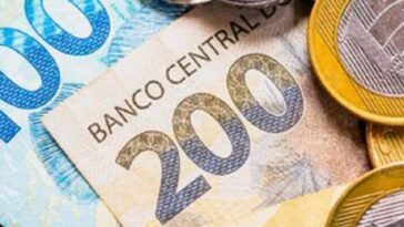 Presidente de Brasil pide al Banco Central que baje las tasas de interés
