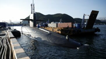 Presidente surcoreano aborda submarino estadounidense con capacidad nuclear en Busan
