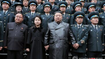 (2nd LD) N. Korean leader lauds military spy satellite as &apos;space guard&apos;