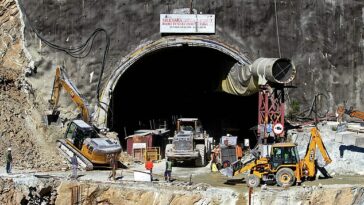 Se cree que los 41 trabajadores que han estado atrapados dentro de un túnel de carretera colapsado en India durante 12 días están a sólo unas horas de la libertad.