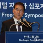 (LEAD) Unification minister says inflow of outside information important for N.K. residents