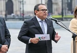 Canciller peruano presenta carta de renuncia