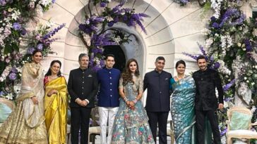 Deepika Padukone y Ranveer Singh lucen majestuosos mientras posan con los recién casados ​​Jay Kotak y Aditi Arya en la gran recepción.