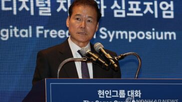 Unification minister says inflow of outside information important for N.K. residents