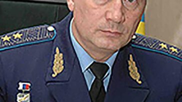 El teniente general Vladimir Sviridov, de 68 años (en la foto), altamente condecorado, y su esposa Tatyana, de 72 años, estuvieron muertos aproximadamente una semana antes de que se encontraran sus cadáveres.