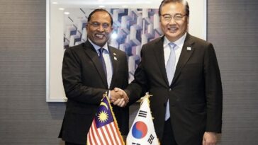 S. Korea&apos;s top diplomat holds talks with Malaysian, Indonesian counterparts at APEC