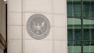 El presidente de la SEC insinúa el regreso de FTX, mientras que las preventas de Memeinator entran en la etapa 6