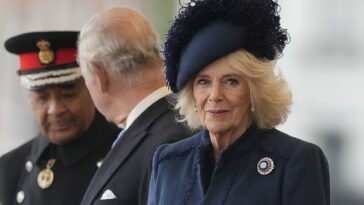 La reina Camilla rindió un conmovedor homenaje a la difunta reina luciendo uno de sus broches favoritos mientras daba la bienvenida al presidente de Corea del Sur al Reino Unido en una visita de estado hoy.