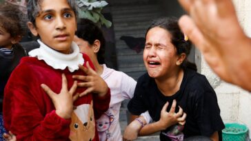 Guerra Israel-Palestina: ataque aéreo israelí contra una escuela de la ONU mata a "al menos 50" en un devastador día de ataques
