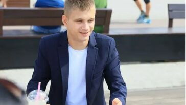El huérfano ucraniano Bogdan Ermokhin (en la foto) cumplirá 18 años el 19 de noviembre y ya recibió un aviso de que deberá unirse al ejército ruso en diciembre, advirtió su abogado.