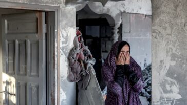 Israel-Palestina: Desplazados, hambrientos y abandonados: la odisea de una mujer palestina en Gaza