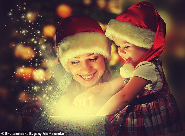 La Navidad nos devuelve tranquilizadoramente a la infancia, a sus certezas y seguridad.