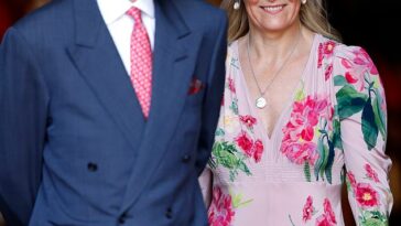 La duquesa Sofía, de 58 años, se está convirtiendo rápidamente en uno de los miembros más importantes de la reducida monarquía del rey Carlos junto a su marido, el duque de Edimburgo.  En la foto: El duque y la duquesa celebrando el 75.º aniversario del NHS en la Abadía de Westminster en julio.