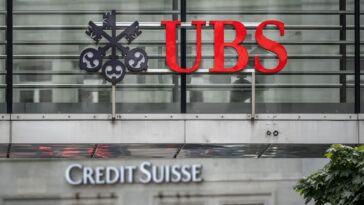 La UBS reanuda la venta de bonos en el centro de la controversia de Credit Suisse