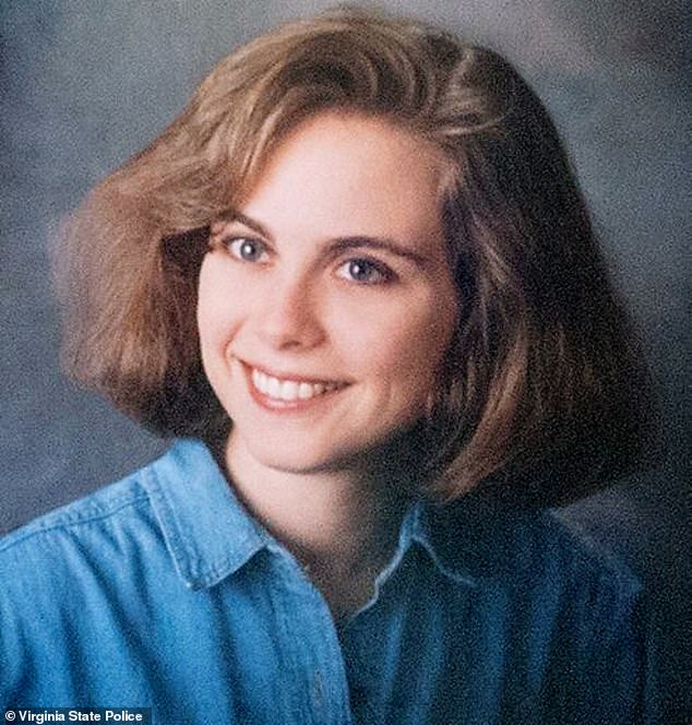El asesinato de Alicia Showalter Reynolds, de 25 años, ocurrido en 1996, sigue sin resolverse casi treinta años después, pero su familia insta a la policía a reexaminar su caso.