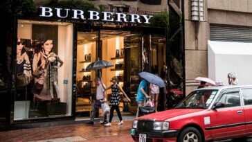 Las acciones de Burberry se hunden un 9% a medida que la desaceleración del gasto en lujo afecta