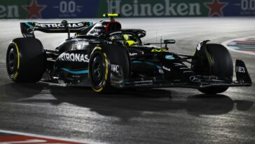 Los conductores de Mercedes elogian el 'enormemente desafiante' circuito del Strip de Las Vegas después de las primeras prácticas