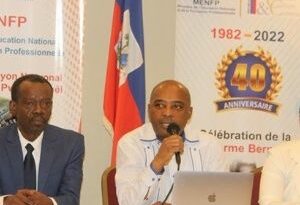 Ministerio de Educación de Haití presenta nuevo plan de estudios
