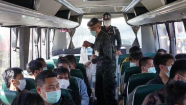 Repatriados 41 tailandeses atrapados por los combates en Myanmar, dice el ejército tailandés