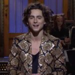 Timothée Chalamet canta Pure Imagination de Willy Wonka con un giro para su monólogo de apertura de Saturday Night Live