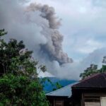 11 excursionistas muertos tras la erupción del volcán en Indonesia, se encuentran supervivientes