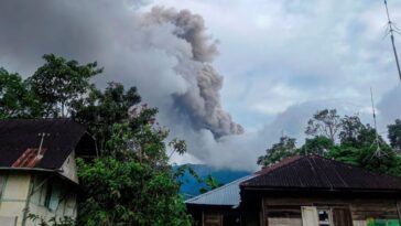 11 excursionistas muertos tras la erupción del volcán en Indonesia, se encuentran supervivientes