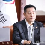 Defense chief warns N. Korea against ICBM launches